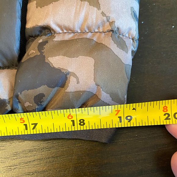 Hawke & Co Down Packable Mens Vest (NWT) - Picture 9 of 9